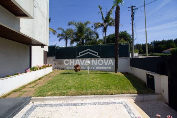 Moradia Isolada V3 c/ Piscina em Gulpilhares (Francelos)