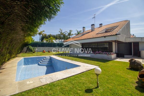 Moradia Isolada V3 c/ Piscina em Gulpilhares (Francelos)