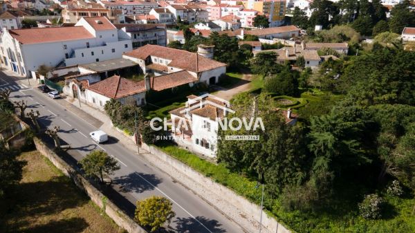 QUINTA HISTÓRICA COM CHALET DE CHARME DO INÍCIO DO SÉCULO XIX A 70KM DE LISBOA