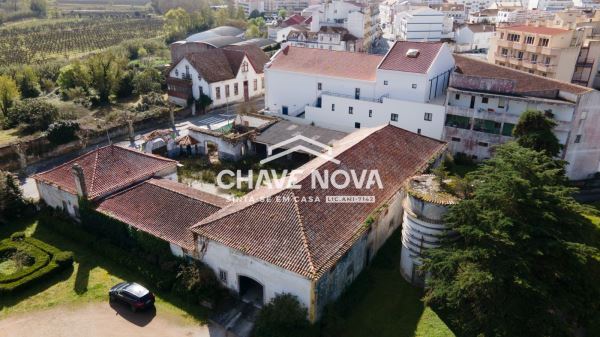 QUINTA HISTÓRICA COM CHALET DE CHARME DO INÍCIO DO SÉCULO XIX A 70KM DE LISBOA
