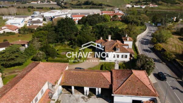 QUINTA HISTÓRICA COM CHALET DE CHARME DO INÍCIO DO SÉCULO XIX A 70KM DE LISBOA