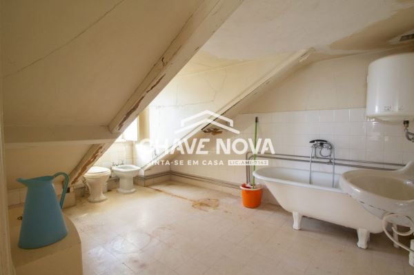 QUINTA HISTÓRICA COM CHALET DE CHARME DO INÍCIO DO SÉCULO XIX A 70KM DE LISBOA