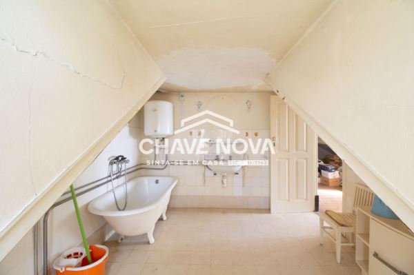 QUINTA HISTÓRICA COM CHALET DE CHARME DO INÍCIO DO SÉCULO XIX A 70KM DE LISBOA