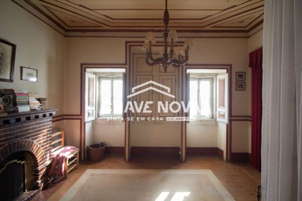 QUINTA HISTÓRICA COM CHALET DE CHARME DO INÍCIO DO SÉCULO XIX A 70KM DE LISBOA