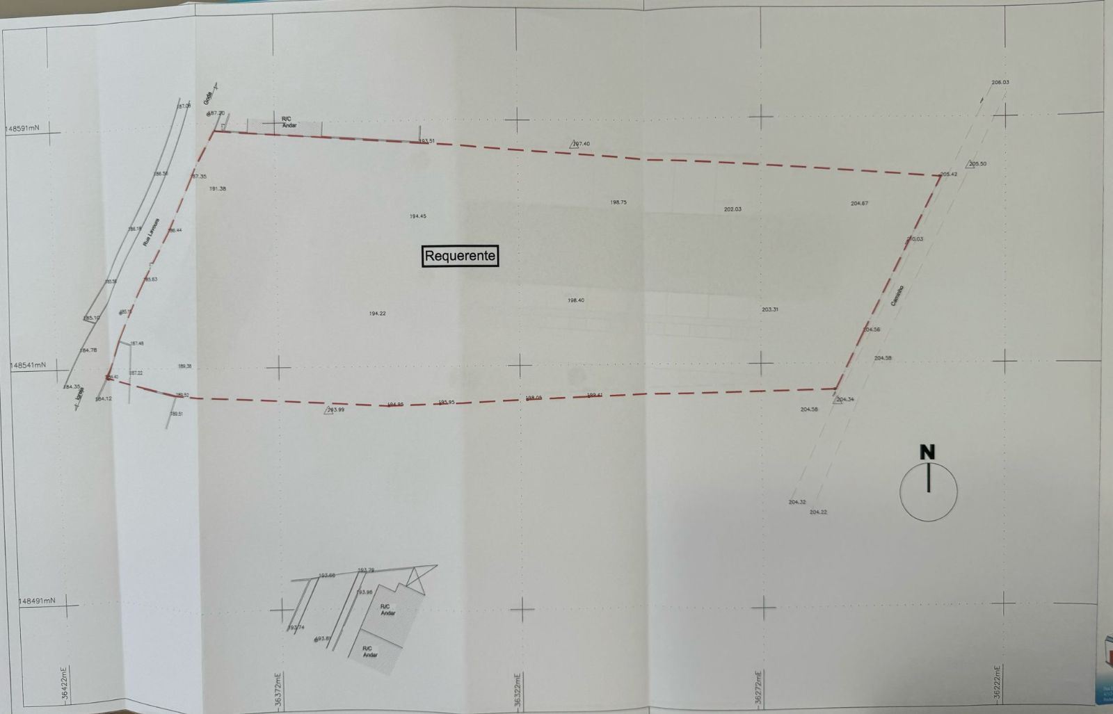 Terreno com 7706m2 para construção de 14 moradias - Nogueira Regedoura