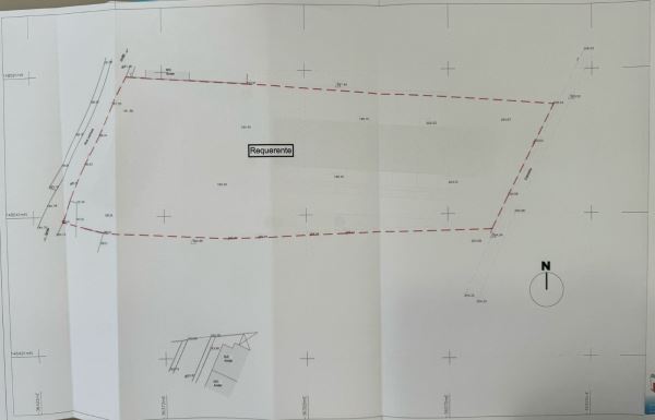 Terreno com 7706m2 para construção de 14 moradias - Nogueira Regedoura