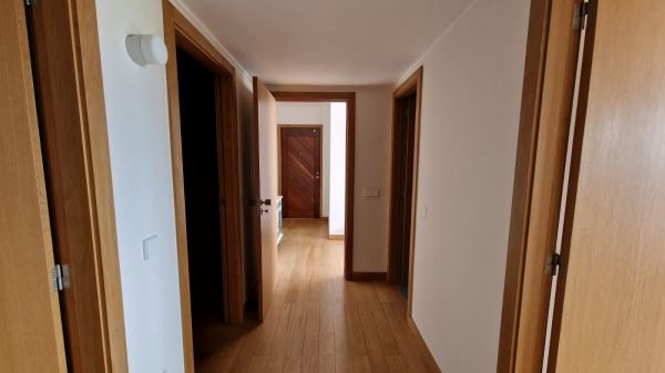 Magnifico apartamento T3, com vista desafogada sobre o rio Douro, junto ao Palácio do Freixo 
