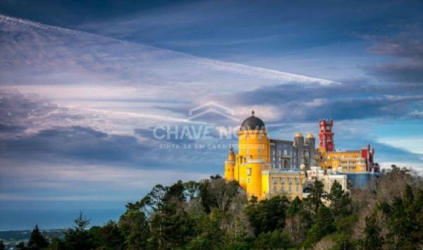 Terreno em condomínio privado na zona de Sintra/Cascais.