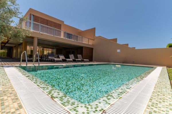 Luxuosa Moradia de V4 na Herdade dos Salgados com Piscina - Albufeira
