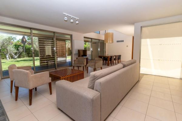 Luxuosa Moradia de V4 na Herdade dos Salgados com Piscina - Albufeira