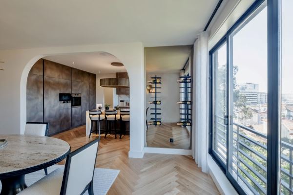 Apartamento T4 com varanda na Boavista