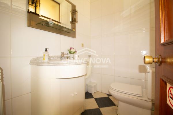 Moradia T5 com licença ativa de alojamento local