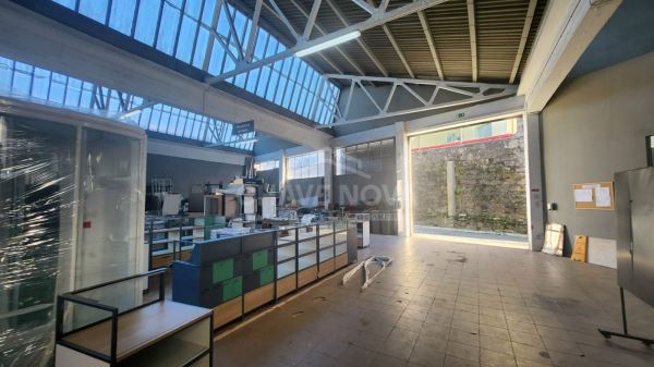 Armazém localizado no Complexo Empresarial do Barroco  Leça do Balio - Porto