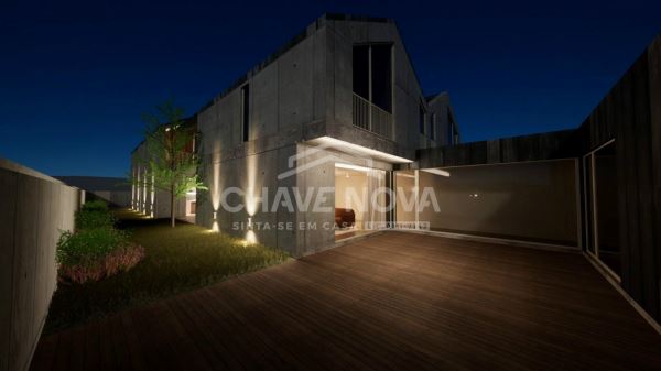 Moradia de Luxo T4 com Piscina a um passo da praia Canidelo