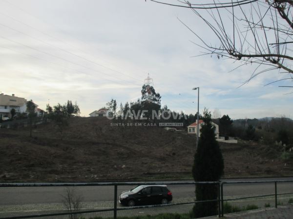 Terreno à venda em Pedroso!