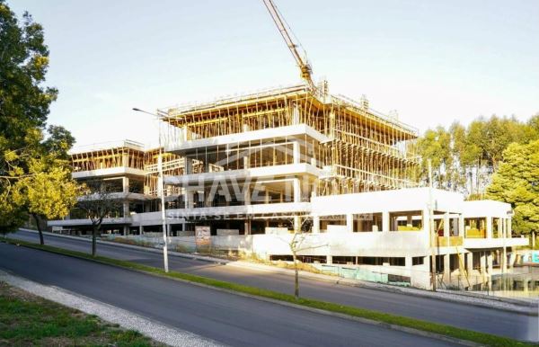 Apartamento T2 Novo C/ 2 Lugares de Garagem em Oliveira de Azemeis