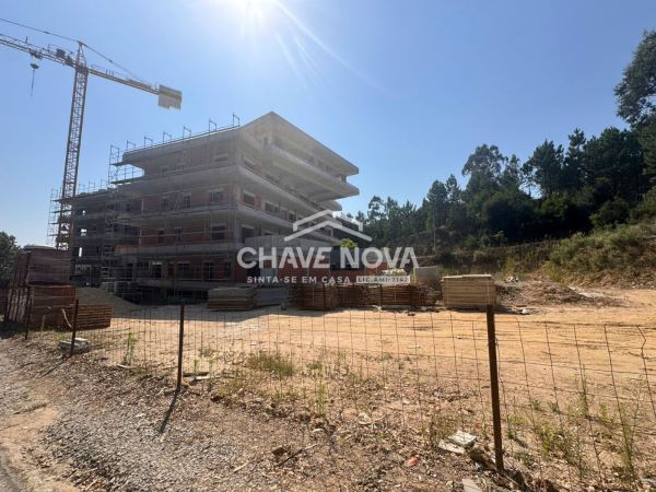 Apartamento T3 Novo C/ 4 Lugares de Garagem em Oliveira de Azemeis