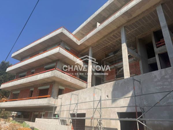 Apartamento T3 Novo C/ 4 Lugares de Garagem em Oliveira de Azemeis