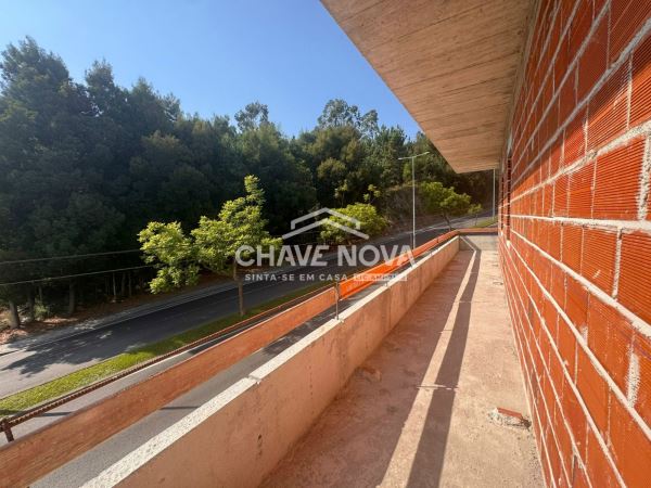 Apartamento T3 Novo C/ 4 Lugares de Garagem em Oliveira de Azemeis