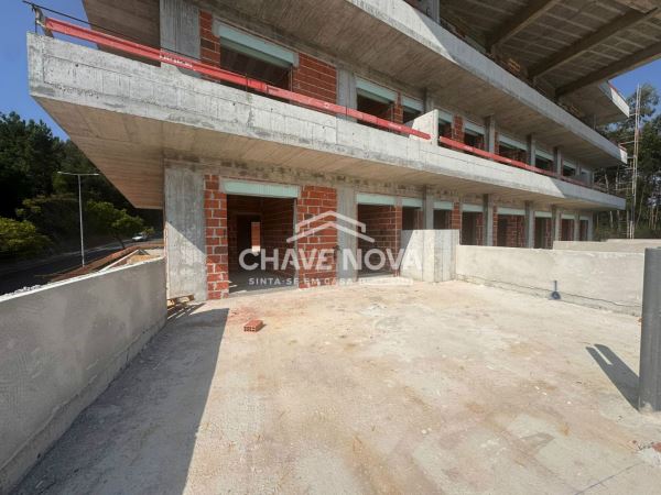 Apartamento T3 Novo C/ 4 Lugares de Garagem em Oliveira de Azemeis