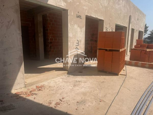 Apartamento T3 Novo C/ 4 Lugares de Garagem em Oliveira de Azemeis
