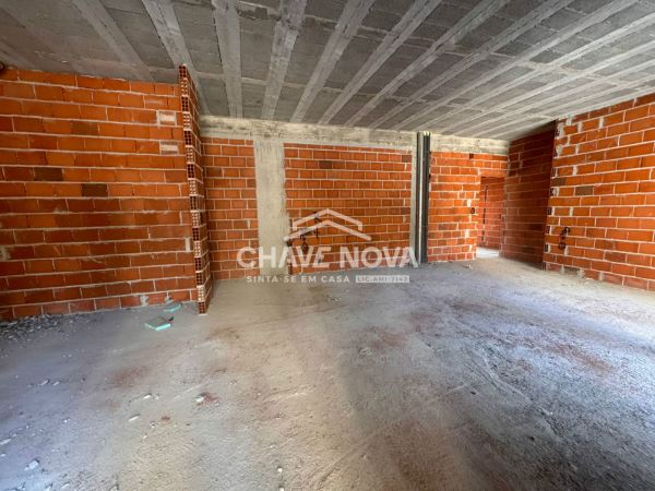 Apartamento T3 Novo C/ 4 Lugares de Garagem em Oliveira de Azemeis