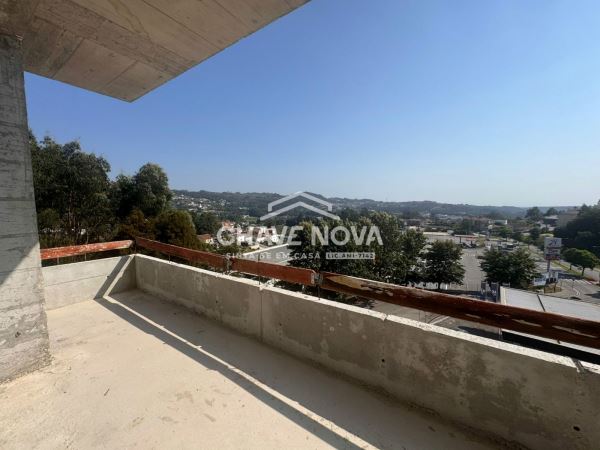 Apartamento T3 Novo C/ 4 Lugares de Garagem em Oliveira de Azemeis