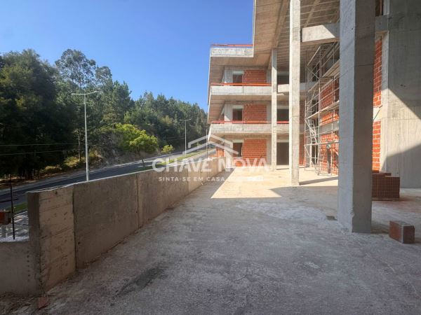 Apartamento T3 Novo C/ 4 Lugares de Garagem em Oliveira de Azemeis