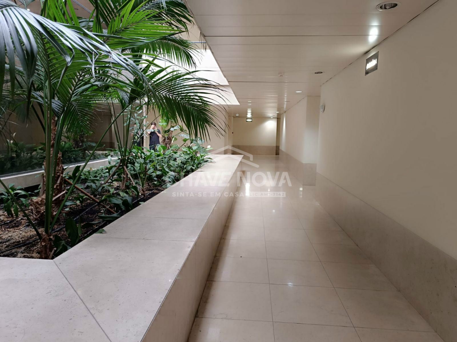 Escritório para Venda em Lordelo do Ouro e Massarelos Foto 8