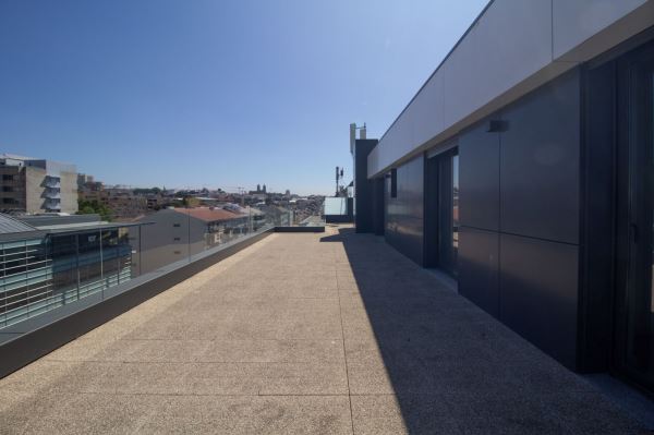 Penthouse T4 com Terraço na Avenida da Boavista