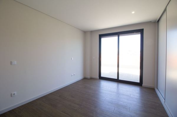 Penthouse T4 com Terraço na Avenida da Boavista