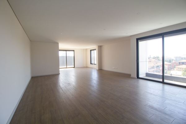 Penthouse T4 com Terraço na Avenida da Boavista