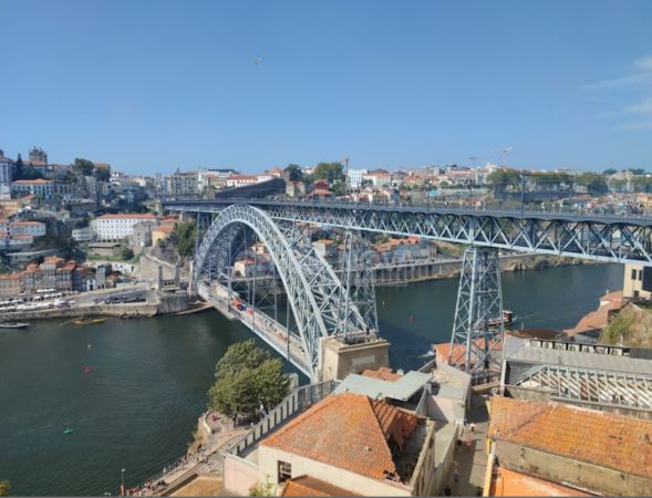 Restaurante para trespasse à Praça dos Poveiros