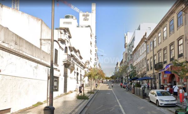 Restaurante para trespasse à Praça dos Poveiros