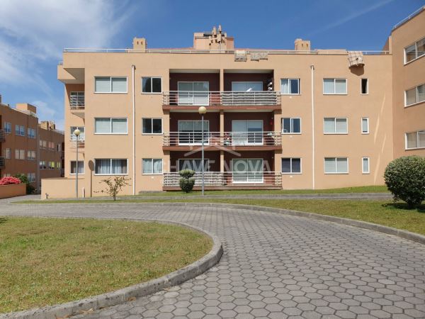 Apartamento T2 c/ Lugar de Garagem em Canelas (Edifício Prestige)