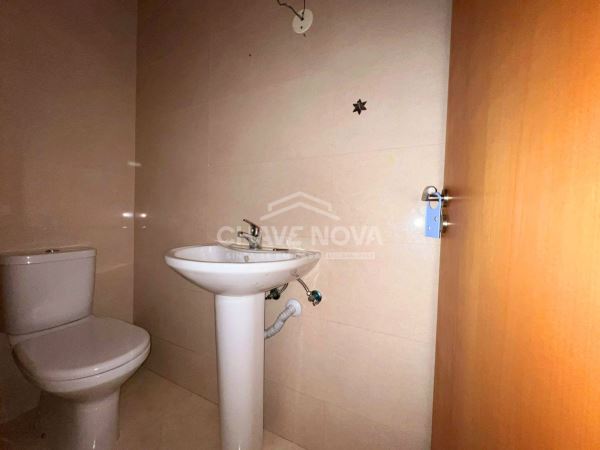 Apartamento T2 c/ Lugar de Garagem em Canelas (Edifício Prestige)