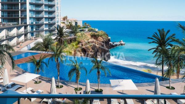 Apartamento T2 de luxo na primeira linha do mar na estrada monumental (Funchal)