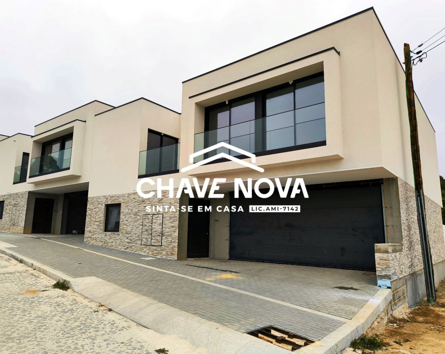 Moradia T4 localizada em Espinho/Anta.