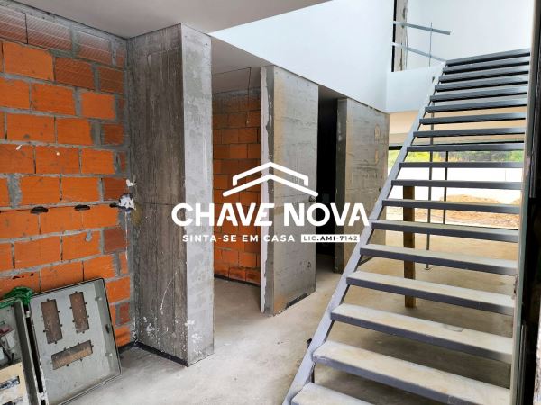 Moradia T4 localizada em Espinho/Anta.