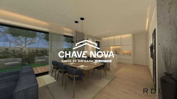 Moradia T4 localizada em Espinho/Anta.