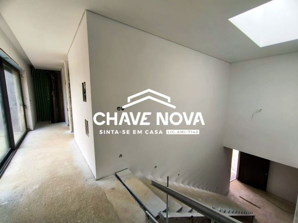 Moradia T4 localizada em Espinho/Anta.