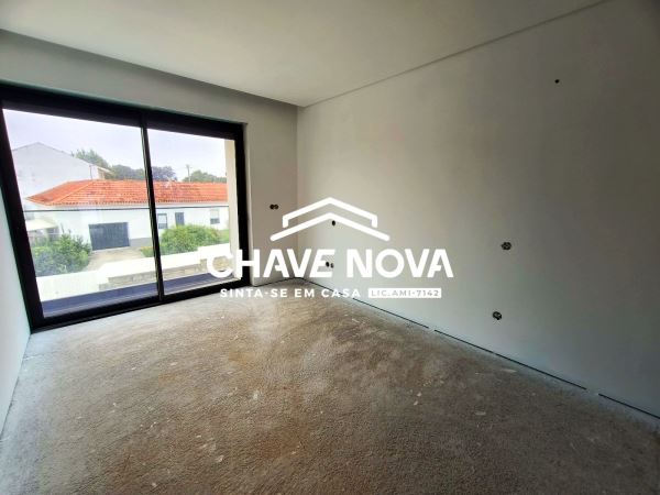 Moradia T4 localizada em Espinho/Anta.