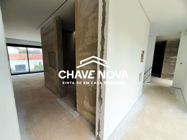 Moradia T4 localizada em Espinho/Anta.