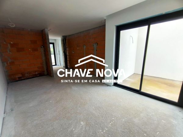 Moradia T4 localizada em Espinho/Anta.