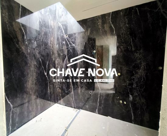 Moradia T4 localizada em Espinho/Anta.