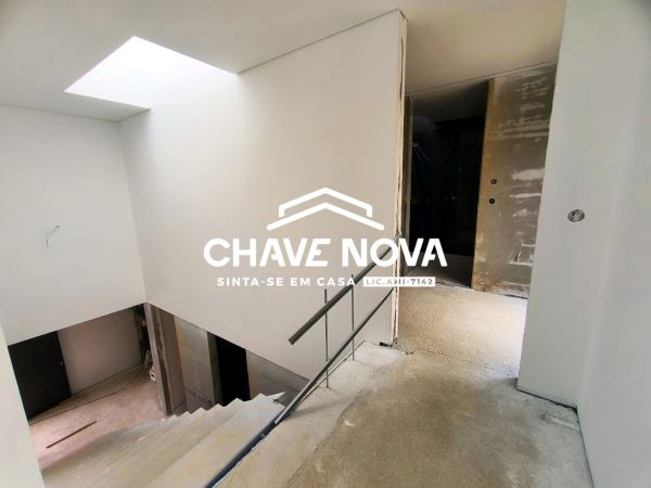 Moradia T4 localizada em Espinho/Anta.