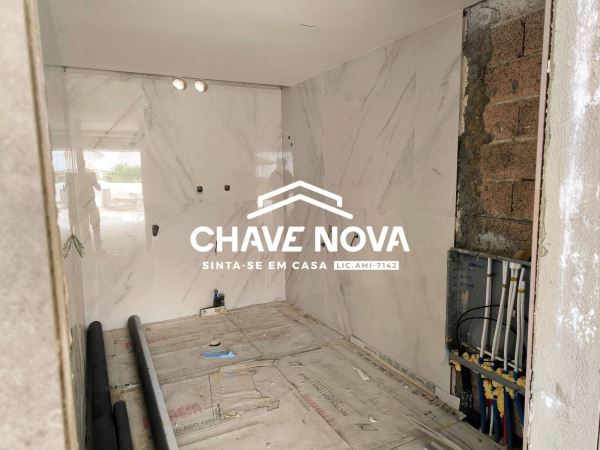 Moradia T4 localizada em Espinho/Anta.