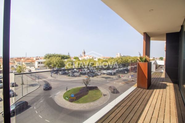 Apartamento T3 no centro de Espinho, penúltimo andar com vista Mar.