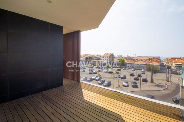Apartamento T3 no centro de Espinho, penúltimo andar com vista Mar.