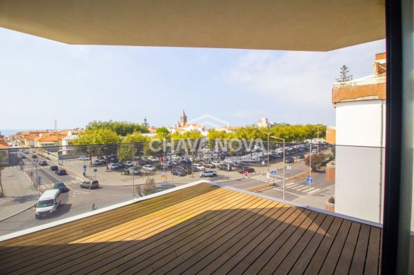 Apartamento T3 no centro de Espinho, penúltimo andar com vista Mar.